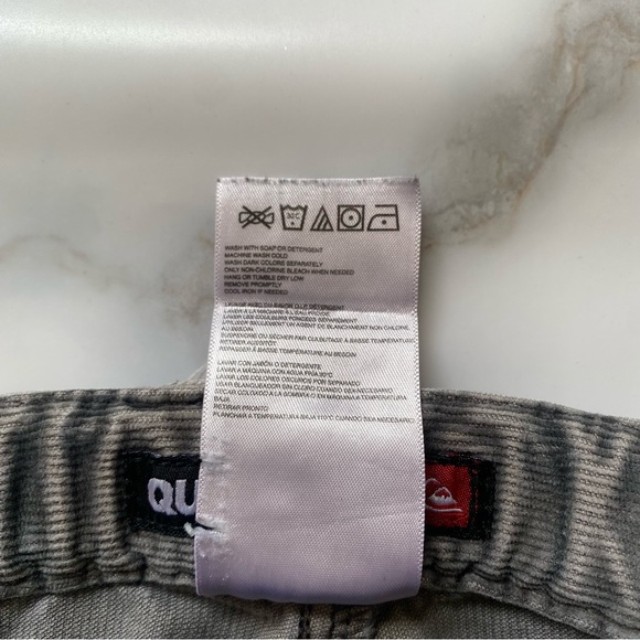 Quicksilver grey corduroy boy pants size 7 / large - Picture 2 of 6